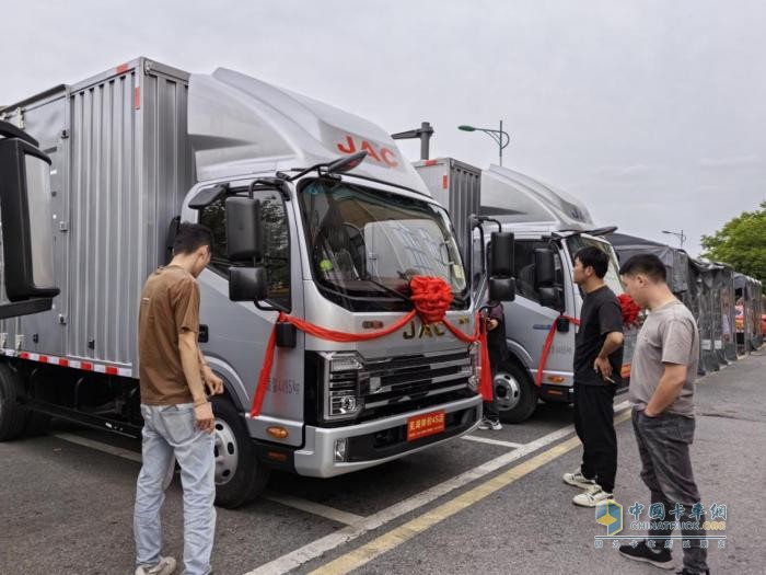 江淮帥鈴S3榮耀版, 低油耗, 低貨臺(tái), 創(chuàng)業(yè)者