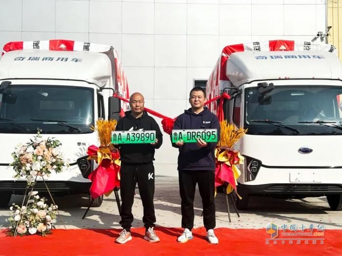 零米輕卡好用車攜手運(yùn)滿滿，助力明星司機(jī)開啟貨運(yùn)新征程