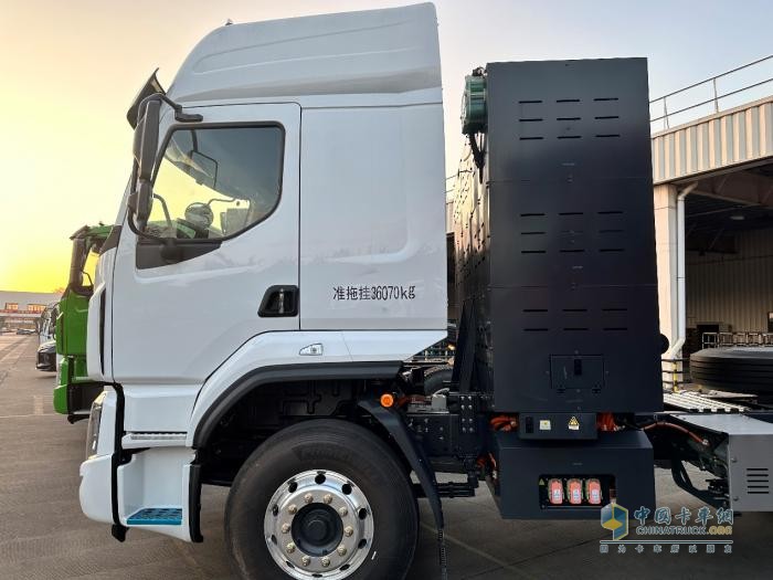 自重僅10.1 噸，每年節(jié)電9萬(wàn)元，乘龍H5純電牽引車(chē)的創(chuàng)富硬實(shí)力