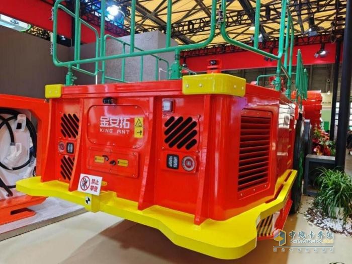 發(fā)力工程機械，注入綠色動能-bauma CHINA 2024上海寶馬展上的微宏“芯”能量