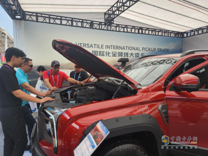 新品齊發(fā)、硬核挑戰(zhàn)、邁向國際 中國重汽輕型汽車的2024年