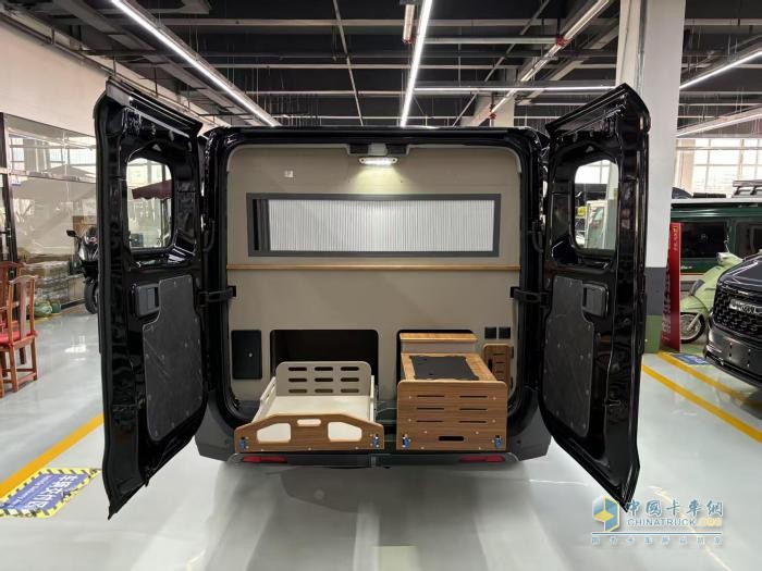 中國(guó)重汽輕型汽車即將首秀北京國(guó)際房車展，實(shí)力新車搶鮮品鑒