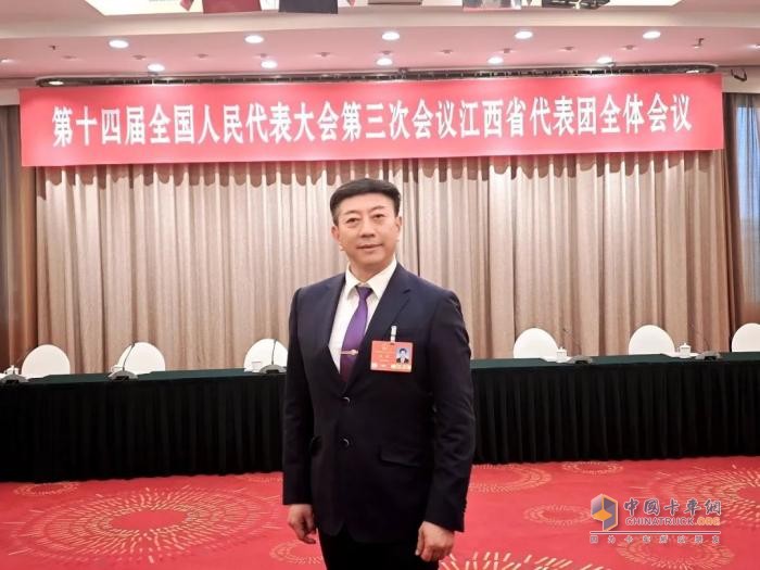 全國人大代表、江鈴汽車首席技師劉輝：建議多措并舉激發(fā)汽車消費潛力