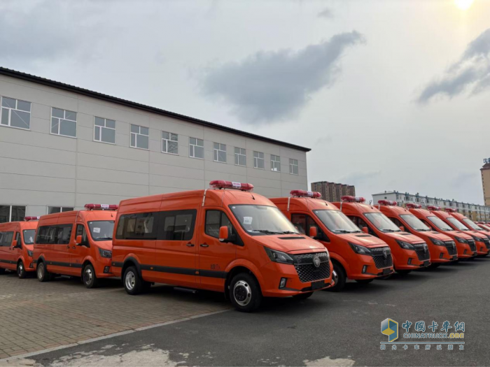交車！圖雅諾森防運(yùn)兵車開啟森林防火新征程