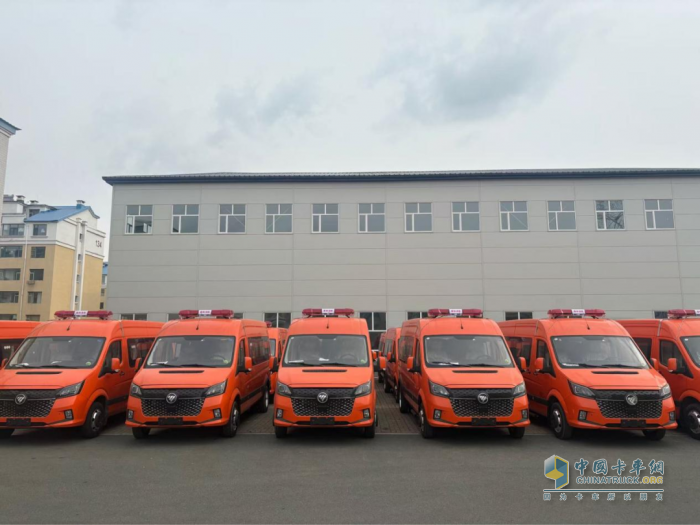 交車！圖雅諾森防運(yùn)兵車開啟森林防火新征程