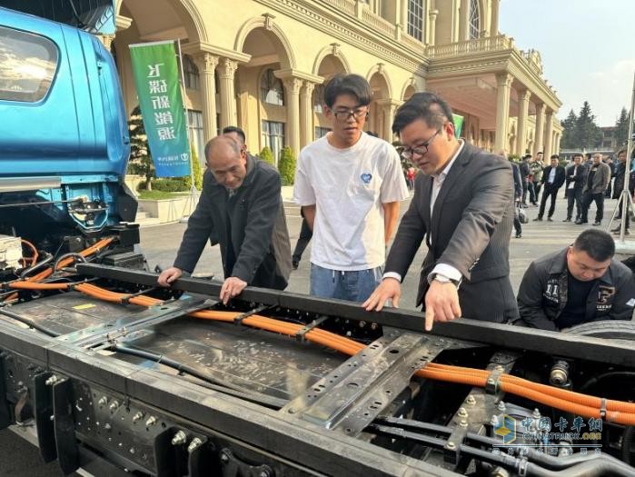在云南市場備受歡迎 飛碟汽車新能源汽車如何成就“三好學生”？