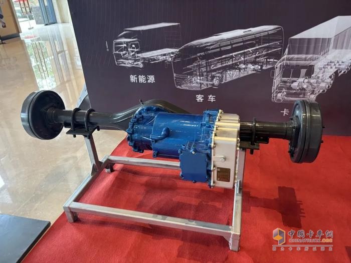 漢德車橋重磅亮相2025重慶智造峰會(huì)！定義可靠、高效、綠色新標(biāo)桿！