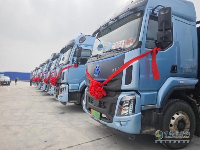 長續(xù)航低能耗，乘龍H5大電量牽引車獲新余物流企業(yè)青睞
