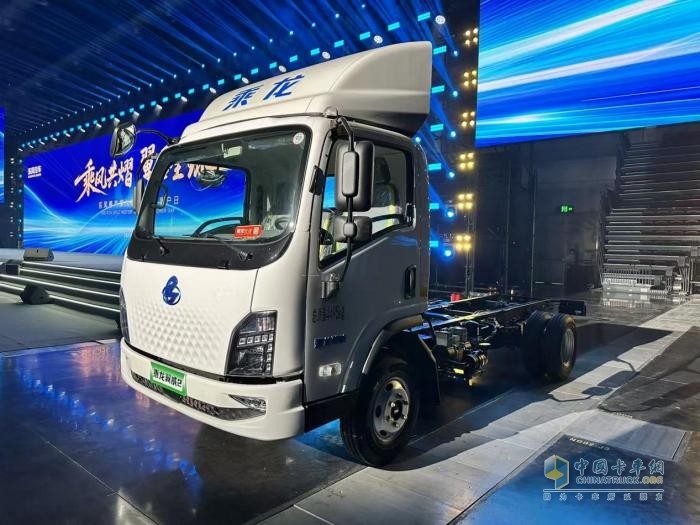 充電快、拉得多、跑得遠(yuǎn)！乘龍翼威2電動(dòng)輕卡太能賺！