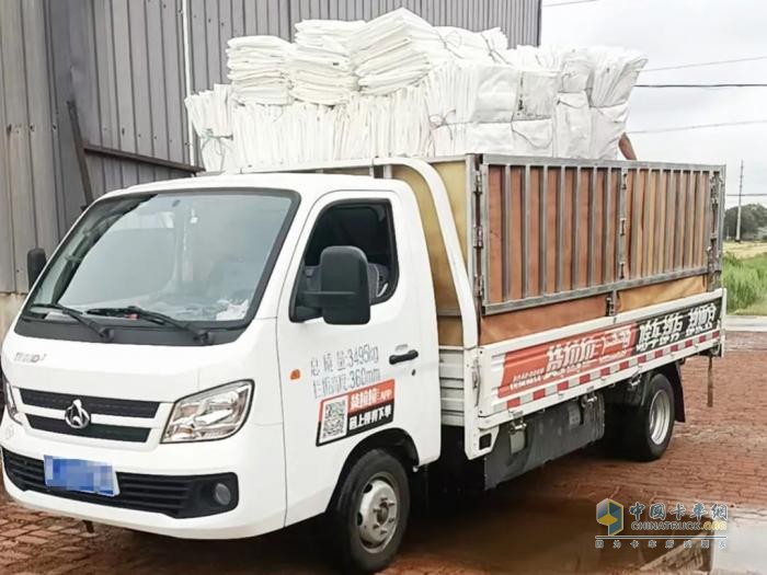 長途貨運老司機轉(zhuǎn)型城配，300L大氣罐跨越者D3CNG助高師傅開啟事業(yè)新篇