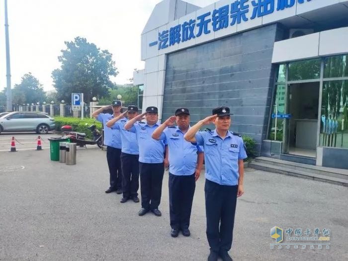 解放動力：炎炎夏日，他們以智慧與溫情經(jīng)受住“烤”驗