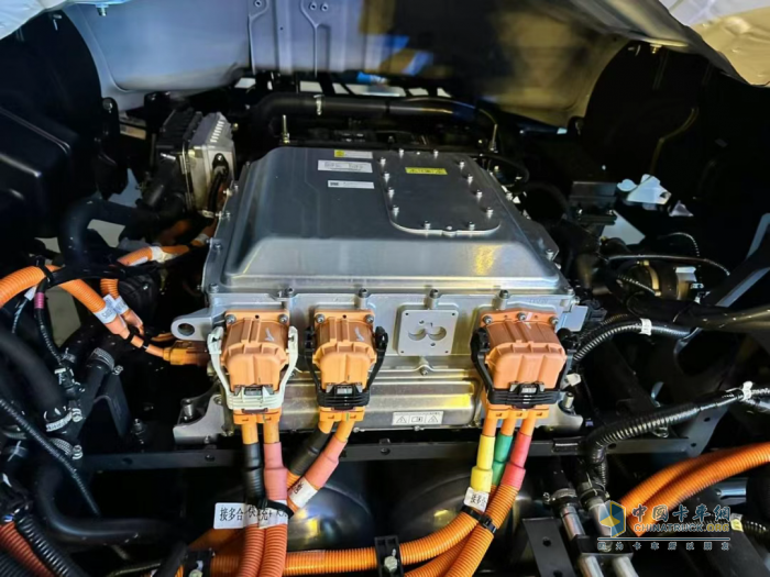 續(xù)航450km！乘龍翼威2大電量輕卡：打破里程焦慮， 拓展你的業(yè)務(wù)半徑
