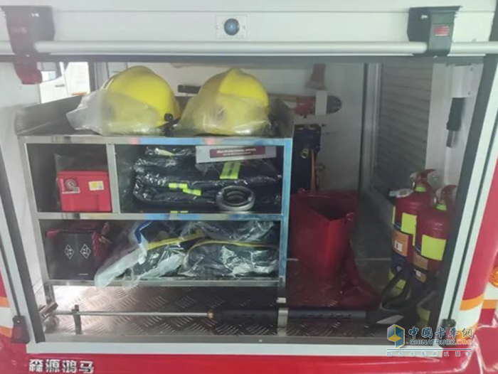 讓消防安全流動在身邊 森源鴻馬電動消防巡邏車發(fā)往鄭州