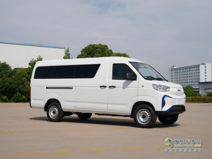 油車限行電車暢跑，藍(lán)貓客運(yùn)版憑何成為創(chuàng)富新寵？