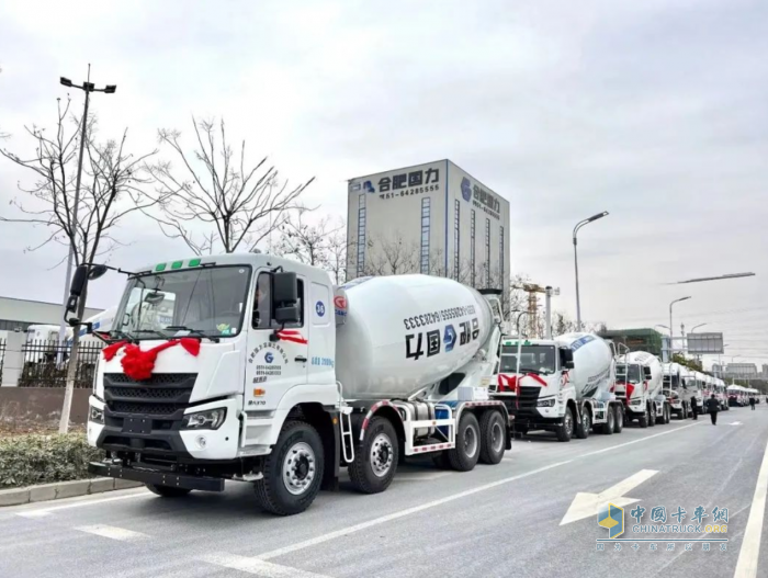 硬核來襲 星馬輕騎兵攪拌車，高效創(chuàng)富的利器
