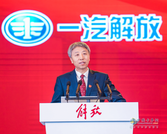 以25.7%的終端份額引領(lǐng)市場，以27.9萬輛確?！半p第一” 一汽解放亮劍2023！