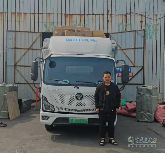 告別中途充電！看141度大電量歐馬可輕卡如何破解400公里城配續(xù)航難題