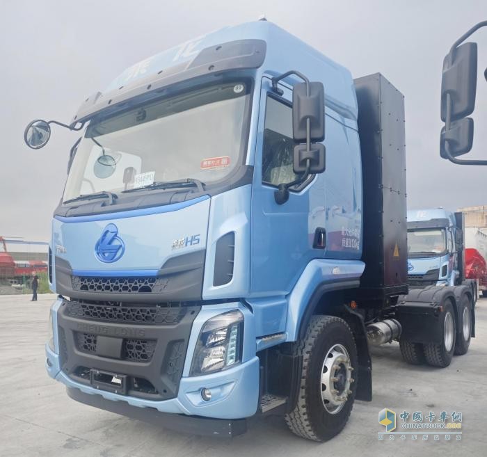 長續(xù)航低能耗，乘龍H5大電量牽引車獲新余物流企業(yè)青睞