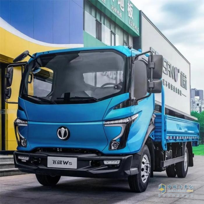 中秋在哪過？飛碟W5讓卡車司機(jī)自己選！