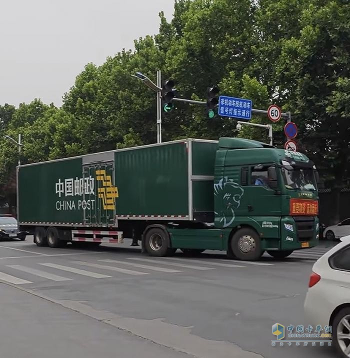 重卡銷量增長(zhǎng)20.3%！中國(guó)重汽奪冠，揭開(kāi)商用車行業(yè)“生存”新法則