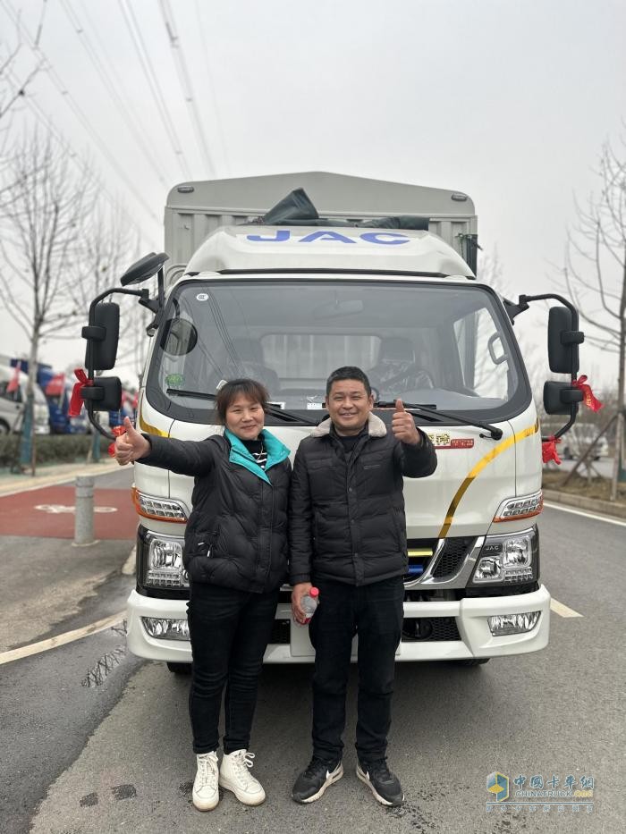 從純電換到混動(dòng) 長沙楊師傅夫婦這么評價(jià)“混動(dòng)1號(hào)”駿鈴聚寶盆！