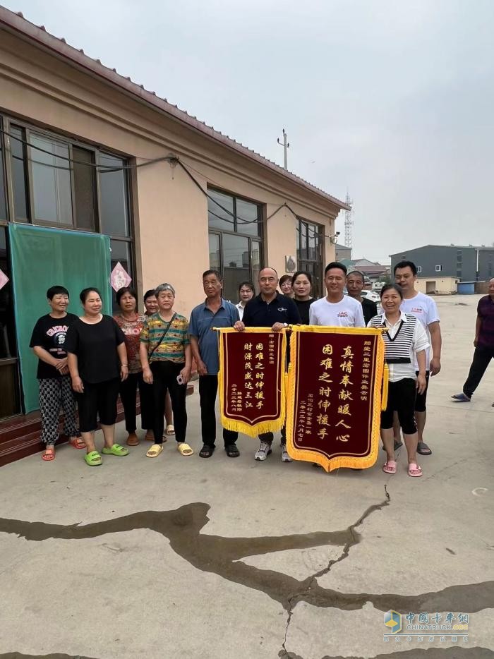 天災(zāi)無情人有情，東風(fēng)途逸李師傅、樊先生挺身而出助力抗洪救災(zāi)