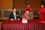 董正明跟經(jīng)銷商代表簽訂2010年合同