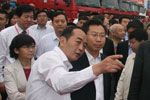 太原車(chē)展期間領(lǐng)導(dǎo)視察山西太原長(zhǎng)安展位 