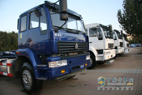 濟(jì)南卡車展中國重汽展臺