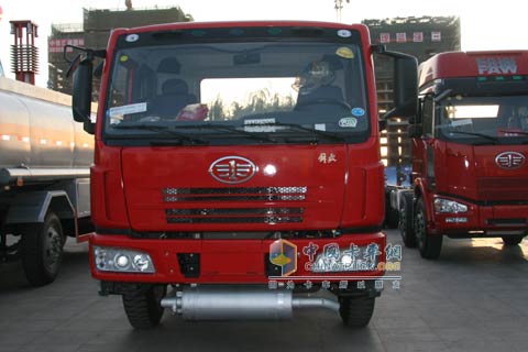解放牽引車(chē)