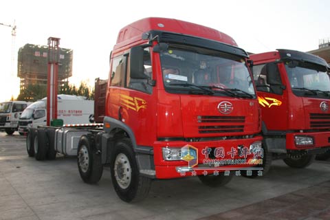 解放牽引車(chē)