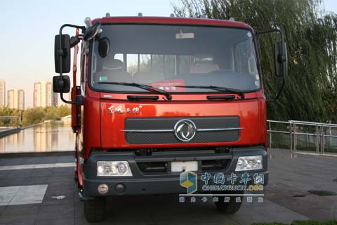 東風(fēng)商用車(chē)參展產(chǎn)品——東風(fēng)天錦
