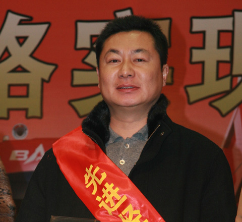 東風(fēng)柳汽表彰先進(jìn)經(jīng)銷商代表--昆明隆昌汽貿(mào)總經(jīng)理張云華