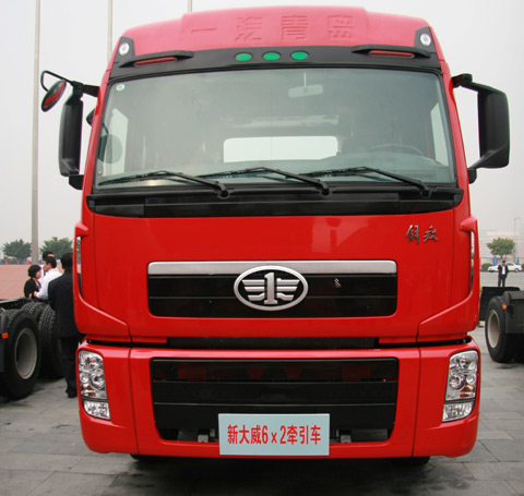 解放新大威6*2牽引車(chē)