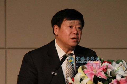 中國內(nèi)燃機(jī)工業(yè)協(xié)會(huì)常務(wù)副理事長并秘書長刑敏在濰柴再制