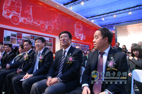 2010北京車(chē)展集瑞聯(lián)合重卡嘉賓聆聽(tīng)致辭