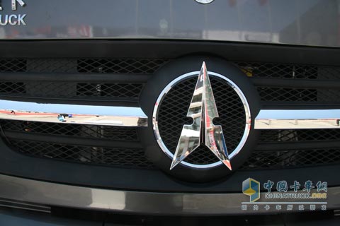 2010北京車(chē)展北奔重卡V3系列2540S牽引車(chē)