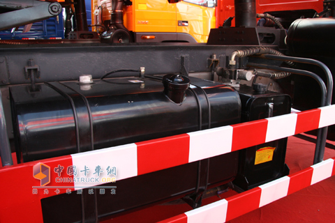 2010北京車(chē)展大運(yùn)DYX3253自卸車(chē)局部