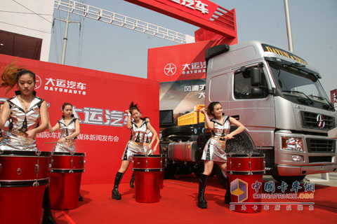 2010北京車(chē)展大運(yùn)現(xiàn)場(chǎng)表演