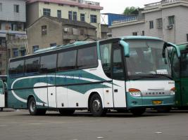 參加艾里遜自動檔中國重汽礦用車試駕的用戶及領(lǐng)導(dǎo)合影