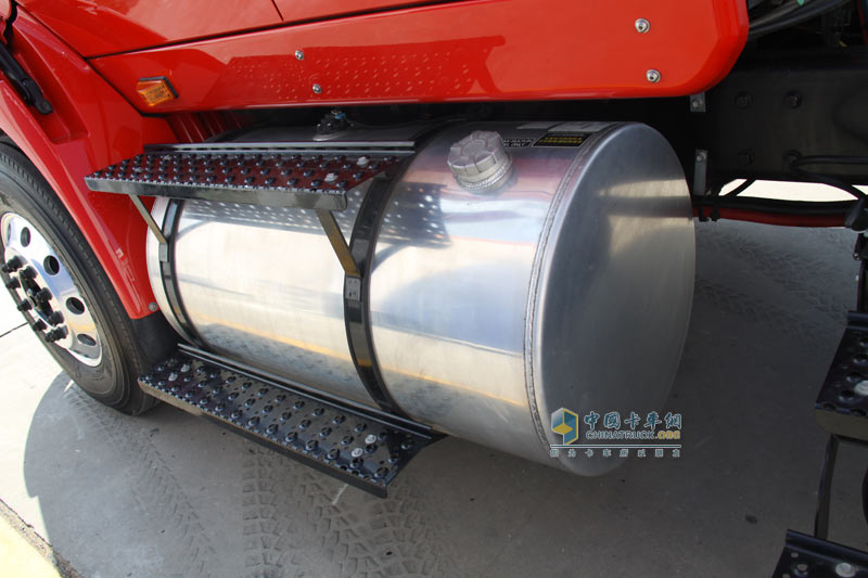 [上海車(chē)展]納威司達(dá)攜經(jīng)典長(zhǎng)頭車(chē)與校車(chē)參展上海車(chē)展