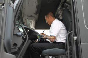 沃爾沃卡車節(jié)油大賽現(xiàn)場培訓師記錄比賽過程