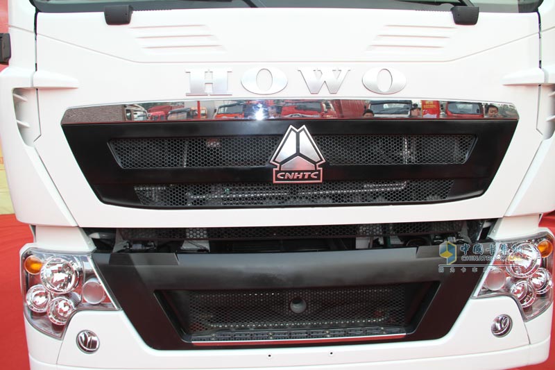 中國(guó)重汽HOWO-T5G牽引車(chē)高清圖