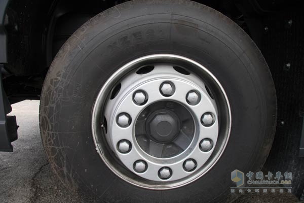 百臺(tái)沃爾沃卡車交付哈納斯新能源集團(tuán)