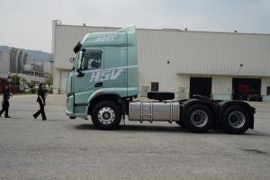 東風(fēng)柳汽乘龍 H5V 460馬力 6x4 輕量化牽引車(chē)