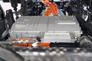 東風(fēng)柳汽乘龍 H5V 282kwh 6x4 充換電一體牽引車(chē)
