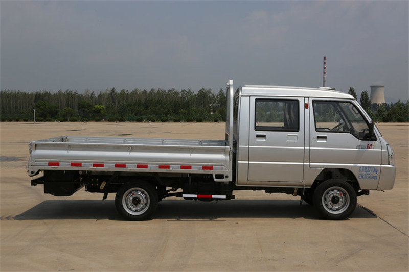 奧馳 M1系列 1.24L 75馬力 汽油/CNG 2.7米 4X2 國五雙排欄板微卡(FD1027R13Q5-S1)