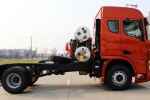 聯(lián)合卡車 U260重卡 260馬力 4X2 國五 LNG牽引車(蓬翔單級(jí)減速橋)(SQR4182N6Z)