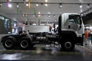 慶鈴 VC46重卡 350馬力 6X4 國(guó)四 牽引車(QL4250UKCZ)