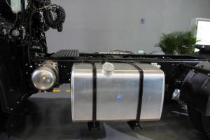 慶鈴 VC46重卡 350馬力 6X4 國(guó)四 牽引車(QL4250UKCZ)
